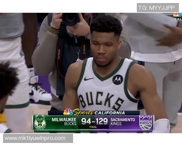 字母哥奋力拼搏半场贡献15分6板球队却落后19分艰难追赶之路 字母哥奋力拼搏半场贡献15分6板球队却落后19分艰难追赶之路